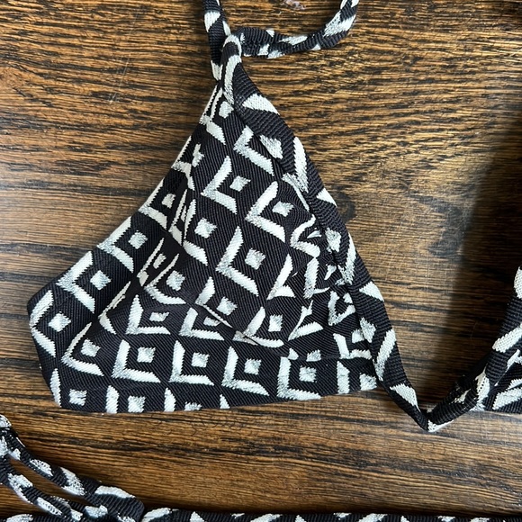 Solid & Striped String Bikini Size Small - Picture 2 of 7